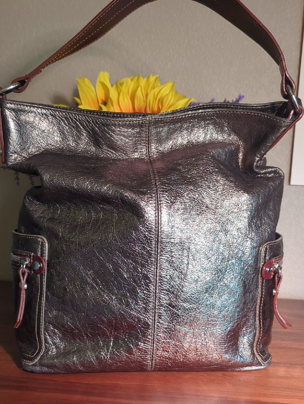 Tano Leather Shoulder Bag